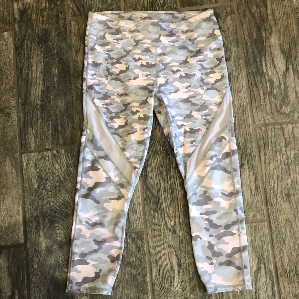 Fabletics capris - Picture 4 of 4